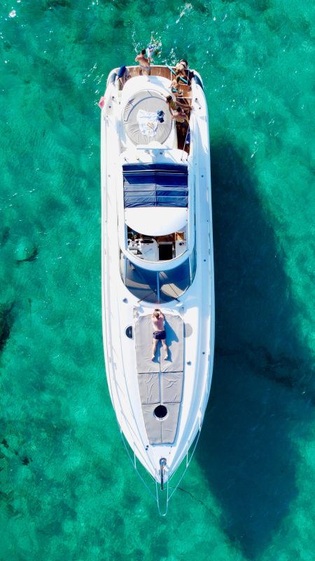 hire a Yacht Charter